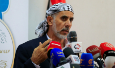 Mohammed Ahmad Mouftah, nommé samedi Premier ministre par intérim du gouvernement houthi au Yémen après la mort du Premier ministre tué par Israël, s'exprime lors d'une conférence à Sanaa le 22 juin 2025, alors qu'il était vice-Premier ministre ( AFP / Mohammed HUWAIS )