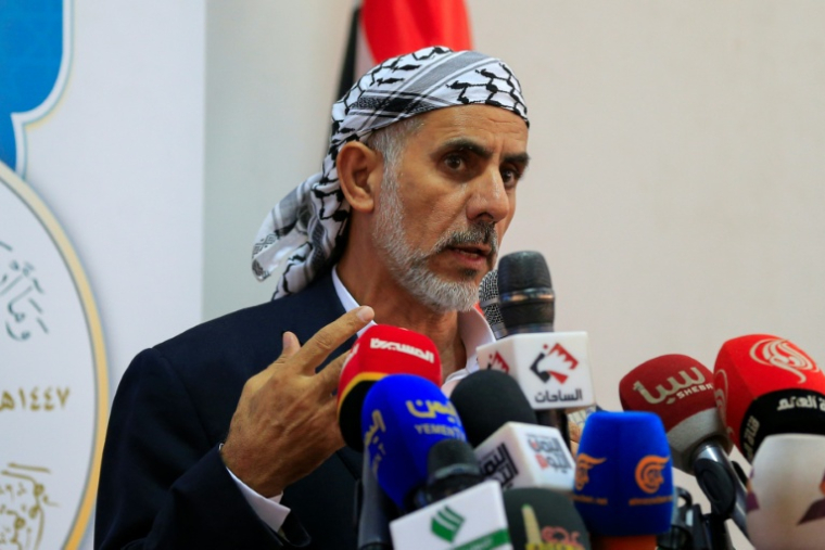Mohammed Ahmad Mouftah, nommé samedi Premier ministre par intérim du gouvernement houthi au Yémen après la mort du Premier ministre tué par Israël, s'exprime lors d'une conférence à Sanaa le 22 juin 2025, alors qu'il était vice-Premier ministre ( AFP / Mohammed HUWAIS )