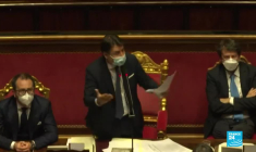 Crise politique en Italie : Conte gagne la confiance du Sénat mais perd sa majorité