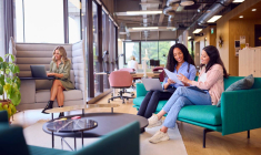 Flex office : la fin du bureau attitré ? Mode d’emploi d’un modèle en plein essor / iStock.com - monkeybusinessimages