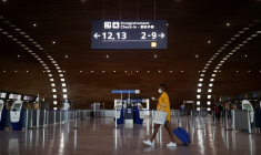 CHUTE DE 89% DU TRAFIC PASSAGERS AÉRIEN EN FÉVRIER, PAS DE SIGNE DE REPRISE, SELON L'IATA