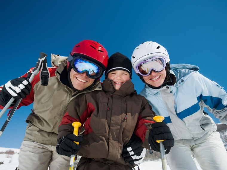 Louer sa tenue de ski est une alternative économique et écologique. ( crédit photo : Getty Images )