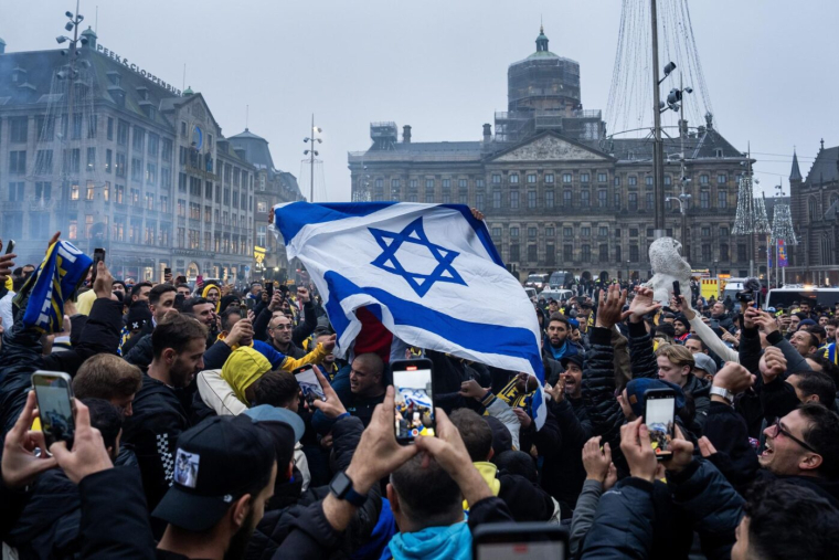 Amsterdam : quand le conflit israélo-palestinien déborde sur le terrain du football