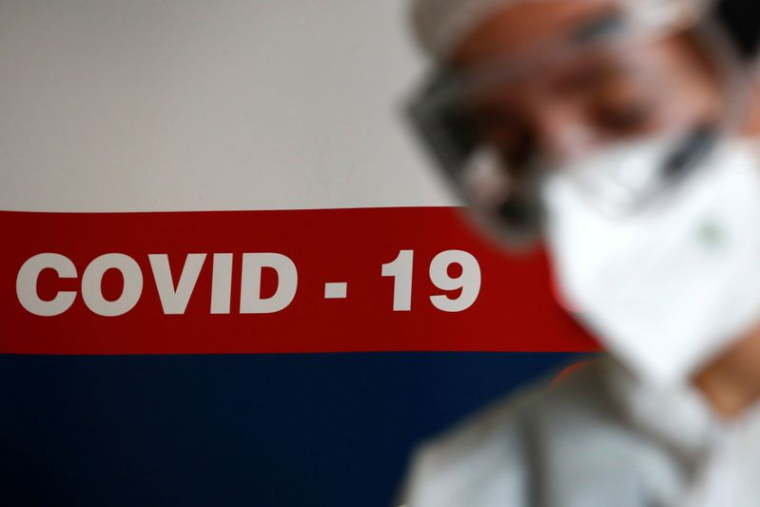 UN RAPPORT SUR LA GESTION DU COVID-19 CRITIQUE AVEC LE GOUVERNEMENT