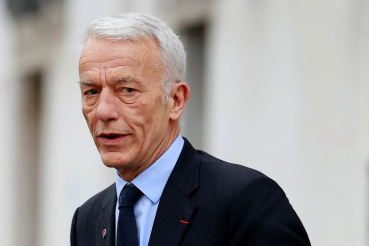 Le Premier ministre français rencontre les syndicats et les groupes d'employeurs pour discuter de la réforme des retraites à Paris