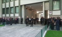 À Milan, les proches de Giorgio Armani se recueillent pour un dernier hommage