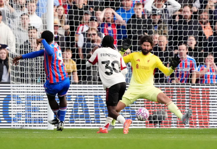 Liverpool chute à Crystal Palace, Chelsea