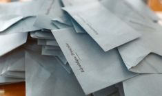 Lancés à l'assaut des municipales, le RN et LFI vont envoyer des députés en nombre aux élections de mars, en tablant sur leur notoriété pour s'implanter durablement dans les villes ( AFP / Sameer Al-DOUMY )