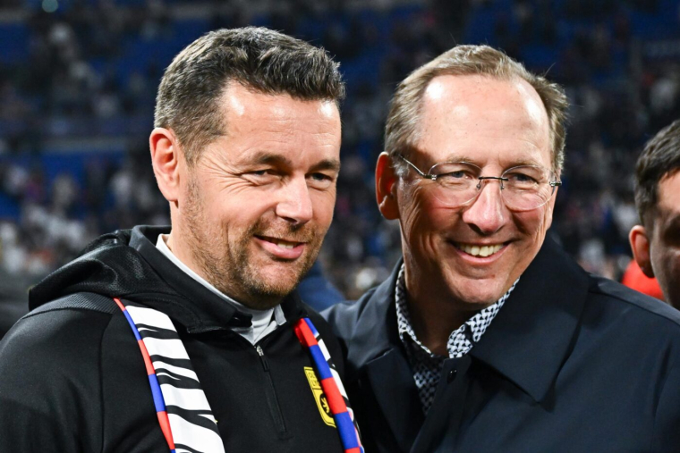 John Textor confirme Pierre Sage sur le banc de l’OL