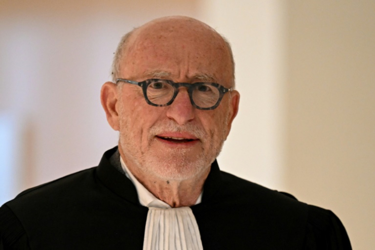 L'avocat et président d'honneur de la Licra, Alain Jakubowicz, au tribunal de Paris 17 avril 2023 ( AFP / Bertrand GUAY )