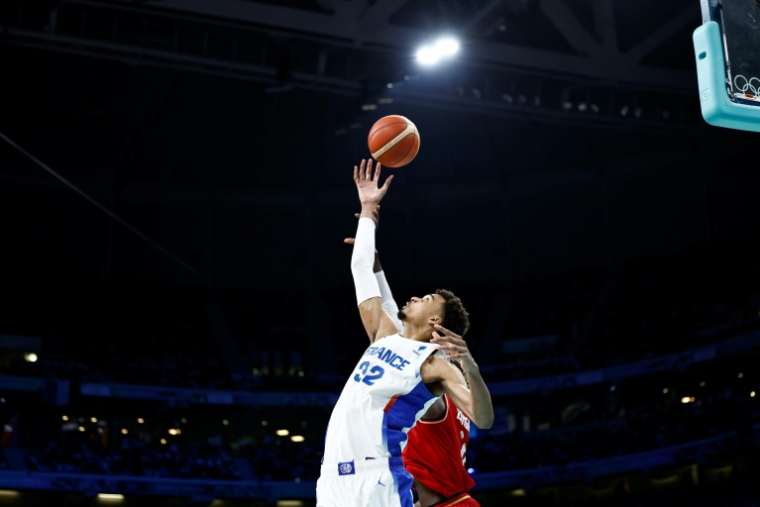 Victor Wembanyama lors d'un match de la France face à l'Allemagne aux JO de Paris, le 2 août 2024 à Villeneuve-d'Ascq ( AFP / Sameer Al-Doumy )