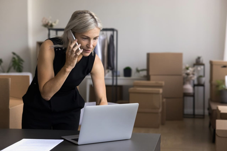 (Comment les indépendants peuvent-ils atténuer l'impact des retards de paiement de leurs clients ? - Crédit photo : Adobe Stock)