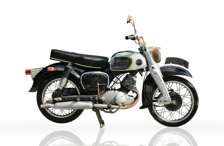 Les motos rétro reviennent sur le devant de la scène (Crédits photo : Shutterstock)