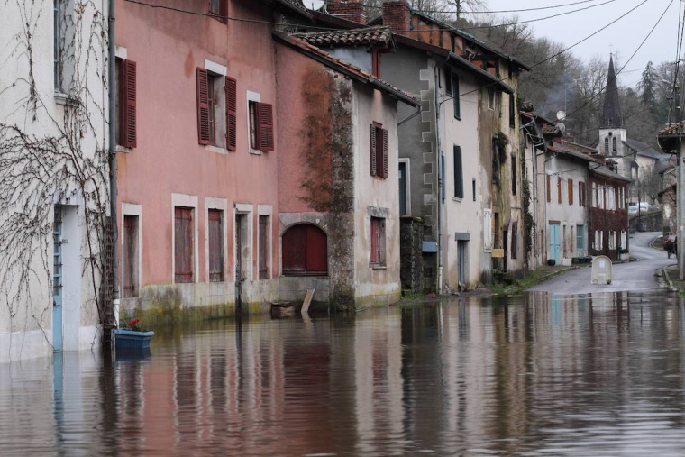 Assurance habitation en hausse, que faire ?-iStock-zaytchik.jpg