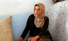 Masooma Darweshi, une femme afghane issue de la communauté hazara, lors d'un entretien avec l'AFP dans le village de Shibar, dans la province centrale afghane de Bamiyan, le 18 juin 2025 ( AFP / Mohammad Faisal NAWEED )