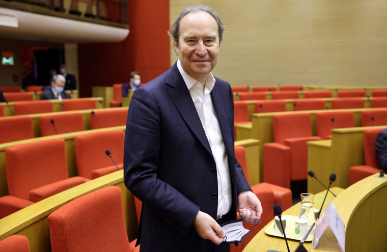Xavier Niel à Paris, le 18 février 2022. ( AFP / THOMAS COEX )