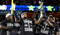 Les Seattle Seahawks célèbrent leur victoire dans le Super Bowl, le 8 février 2026 à Santa Clara, en Californie ( AFP / JOSH EDELSON )