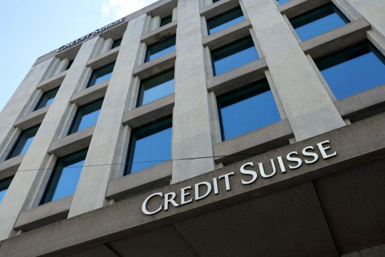 CREDIT SUISSE ENVISAGE DE SUPPRIMER QUELQUE 5.000 EMPLOIS