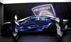 Le volant "Hypersquare" a été présenté sur le concept-car Inception, présenté au salon Vivatech ( AFP / JULIEN DE ROSA )