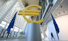 La Banque centrale européenne devrait laisser ses taux directeurs inchangés jeudi, malgré une inflation persistante ( AFP / Kirill KUDRYAVTSEV )
