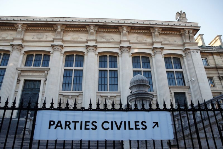 "ÇA ME HANTE ENCORE AUJOURD'HUI" : LES VICTIMES DES ATTENTATS DE NOVEMBRE 2015 À LA BARRE