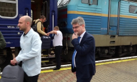 Le ministre français des Affaires étrangères arrive à Kiev