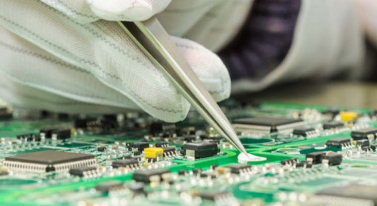 Le spécialiste des panneaux de signalisation et des cartes électroniques, Lacroix, est l'action française la mieux noté par Equity GPS. (© Lacroix Electronics / Facebook)