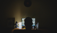 15% des Français ont déjà été victimes d'une arnaque financière utilisant Internet, les réseaux sociaux ou le téléphone. (illustration) (Tookapic / Pixabay)
