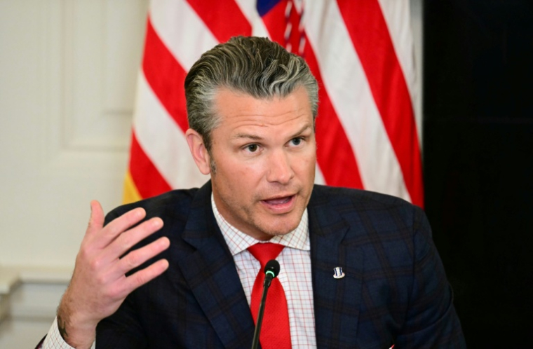 Le secrétaire américain à la Défense, Pete Hegseth, à la Maison Blanche, le 23 octobre 2025 à Washington ( AFP / Jim WATSON )