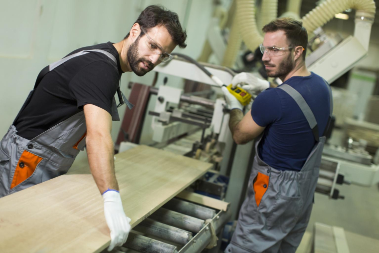 La Prime d’activité est destinée à compléter les revenus du travail des foyers modestes crédit photo : Goran Bogicevic/Shutterstock / Goran Bogicevic