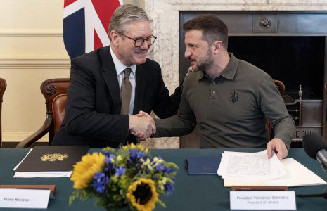 Le Premier ministre britannique Keir Starmer et le président ukrainien Volodymyr Zelensky à Londres ce vendredi 19 juillet. ( POOL / RICHARD POHLE )