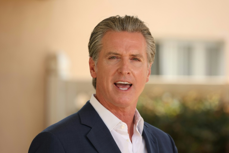 Le gouverneur de Californie, Gavin Newsom, donne une conférence de presse à Downey (Californie), le 16 juillet 2025 ( AFP / Patrick T. Fallon )