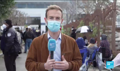 États-Unis : non prioritaires, ils attendent devant des centres dans l’espoir de se faire vacciner