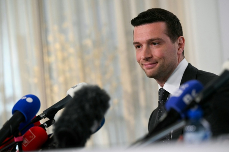 Le président du Rassemblement national (RN) et député européen, Jordan Bardella, le 11 juin 2026 à Bruxelles ( AFP / NICOLAS TUCAT )