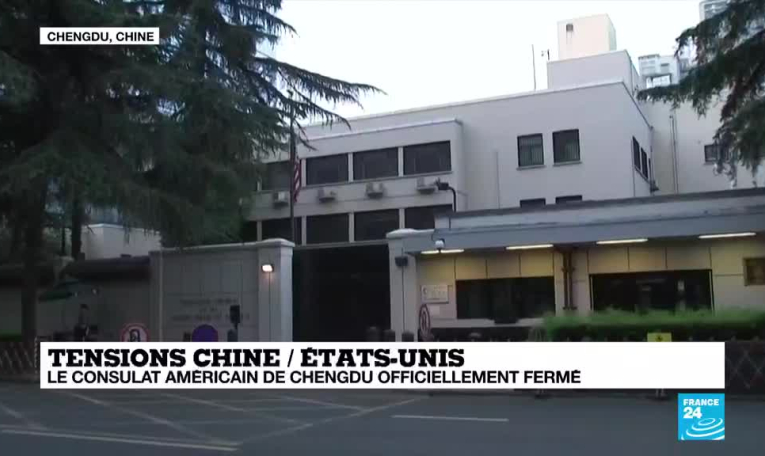Le drapeau américain abaissé à Chengdu