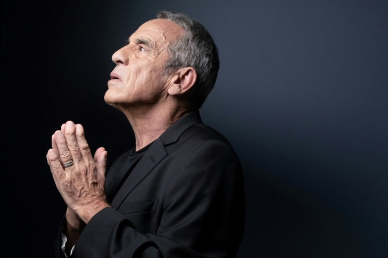 Le producteur et animateur Thierry Ardisson pose à Paris le 20 avril 2022 ( AFP / JOEL SAGET )
