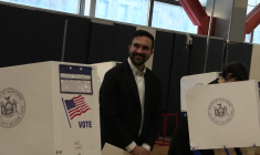 Municipales de New York: le candidat démocrate Zohran Mamdani aux urnes