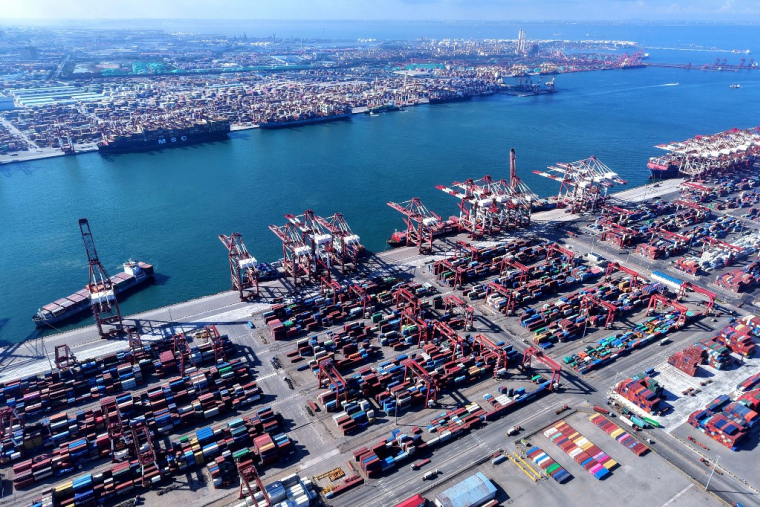 Le port de Qingdao, dans la province de Shandong, en juillet 2025 ( AFP / - )