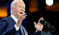 Le président américain Joe Biden prononce un discours à San Francisco, en Californie