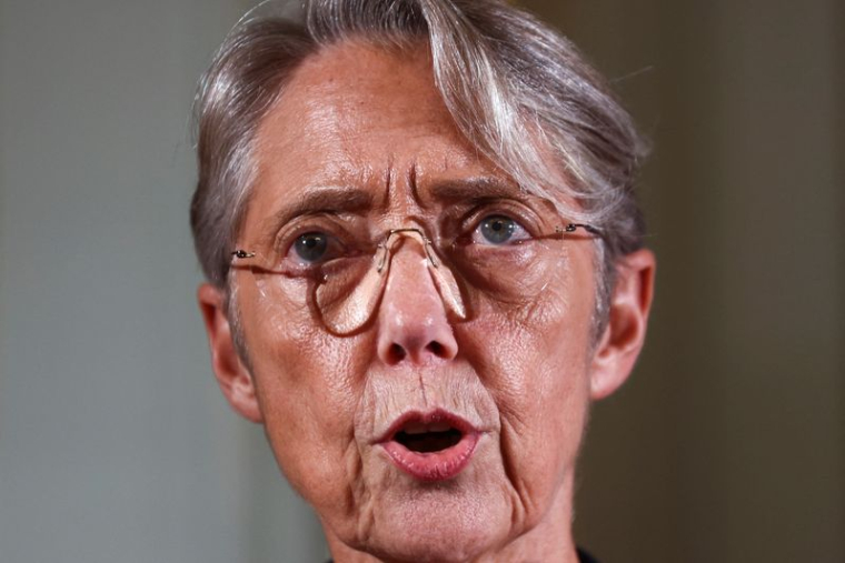 La Première ministre Elisabeth Borne lors d'une conférence de presse à Lisbonne, au Portugal