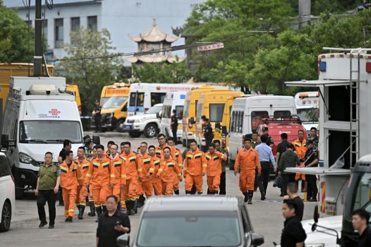 Des équipes de secours arrivent, le 23 mai 2026, à la mine de charbon de Liushenyu, dans le nord de la Chine, après une explosion de gaz dans les galeries ( CNS / CNS )
