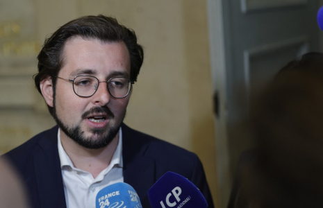 Le député socialiste Philippe Brun à Paris le 10 juin 2024. ( AFP / GEOFFROY VAN DER HASSELT )