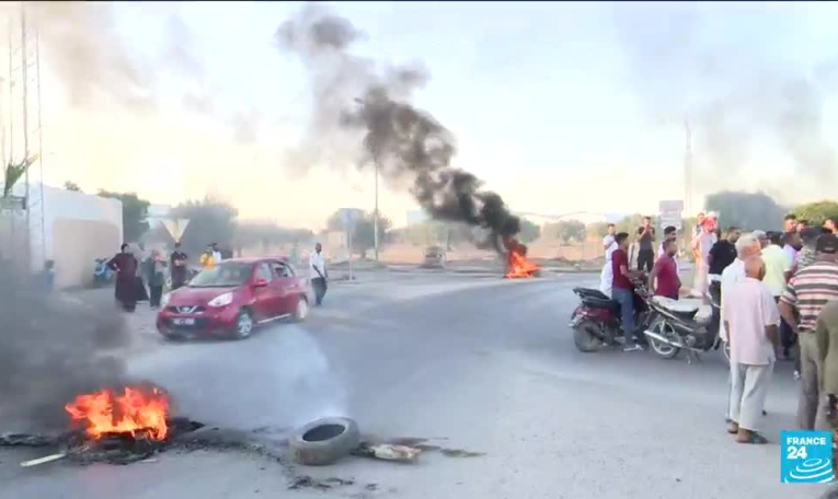 Tunisie : des migrants abandonnés dans le désert à la frontière avec la Libye