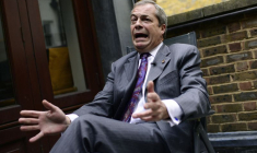 L'ancien chef de l'UKIP, Nigel Farage, s'exprime lors d'un entretien avec Reuters dans son bureau de Westminster, à Londres