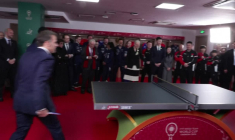 Chine: Macron joue au ping-pong avec Félix Lebrun