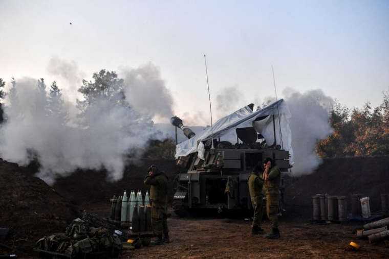 Photo de soldats israéliens du côté israélien de la frontière israélo-libanaise