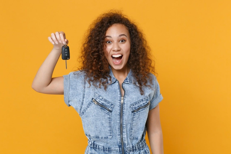 De plus en plus d'adolescents conduisent des voitures sans permis (Crédits photo : Adobe Stock -  )