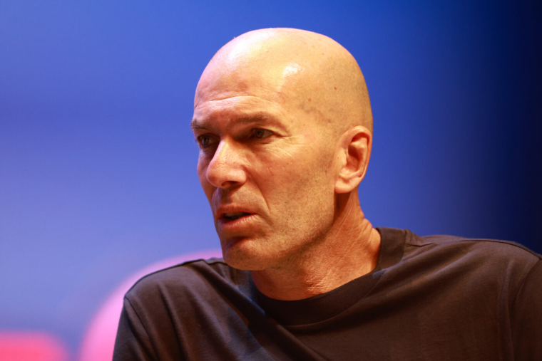 Comment la venue de Zizou à une convention en Suisse s'est transformée en fiasco