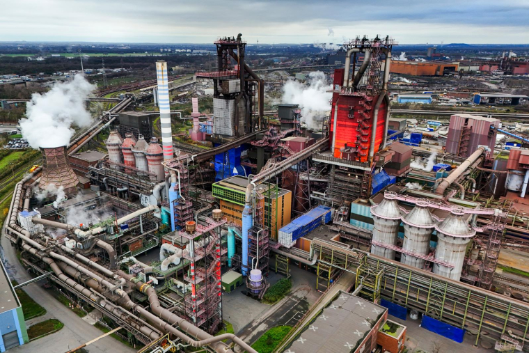 "L'Europe a publié en mars un plan acier, qui est bien défini, mais l'application des décisions est beaucoup trop lente par rapport aux enjeux actuels" estime Alain Le Grix de la Salle, président d'ArcelorMittal France. ( AFP / INA FASSBENDER )