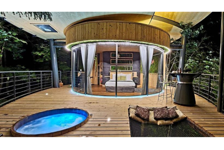 Que diriez-vous de passer la nuit dans une cabane ? Crédit photo : capture Instagram @cabanesentreterreetciel